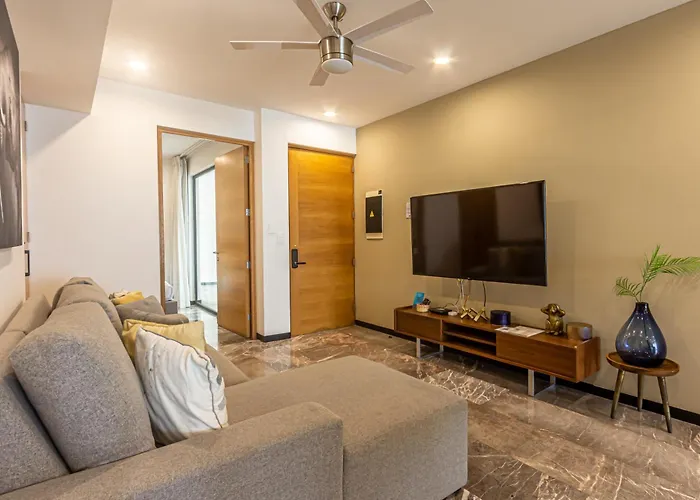 Right On The Beach, Gym, Location, Private Plunge Apartamento